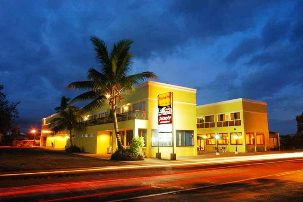 The Pepperland Hotel Legazpi Exterior photo