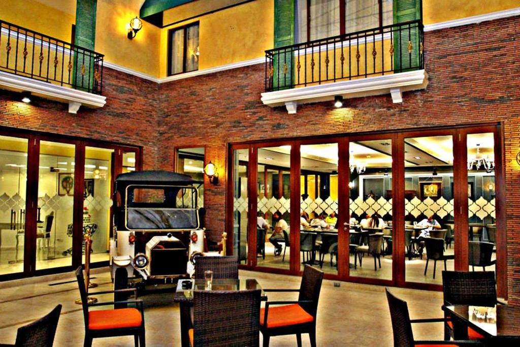 The Pepperland Hotel Legazpi Exterior photo