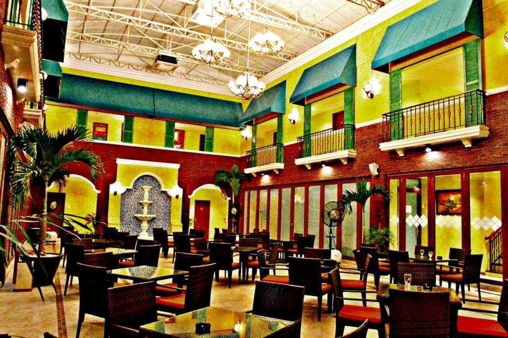 The Pepperland Hotel Legazpi Exterior photo