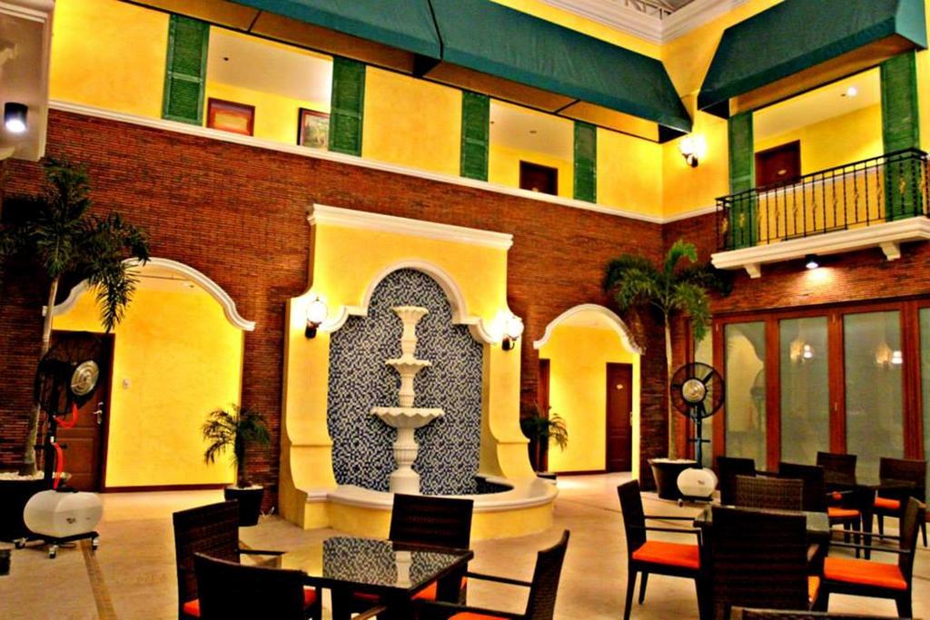 The Pepperland Hotel Legazpi Exterior photo